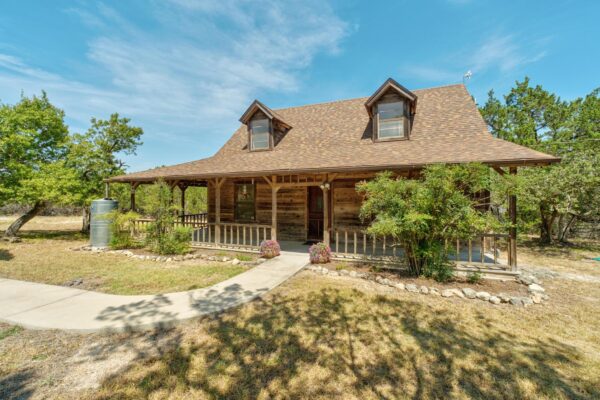 100 Clayton Cv, Dripping Springs