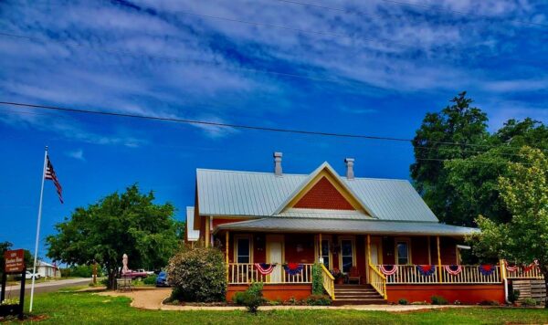 1307 WRIGHT St, Llano