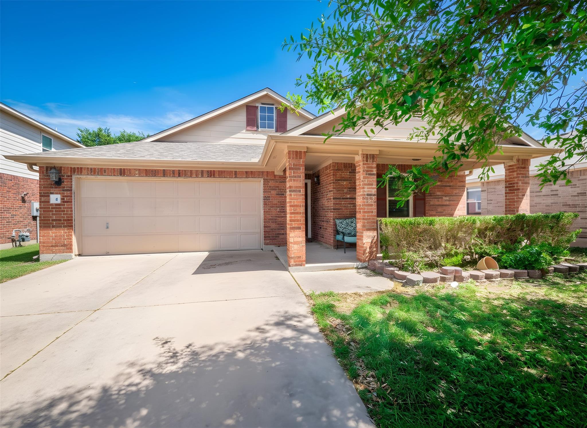 412 Emma Rose Trl, Leander
