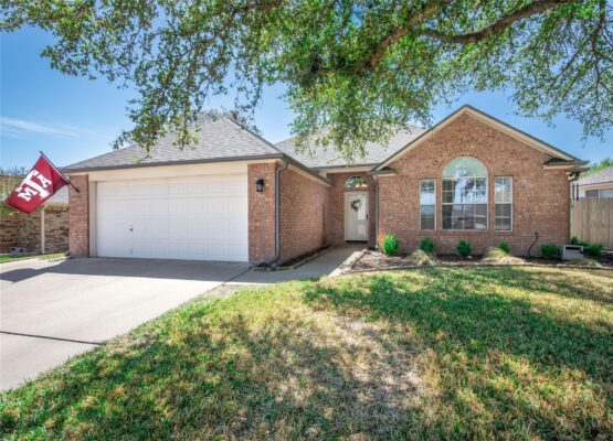 2407 Kingsbury Dr, Temple