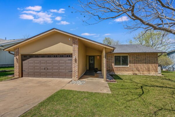 606 Splitrock St, Round Rock