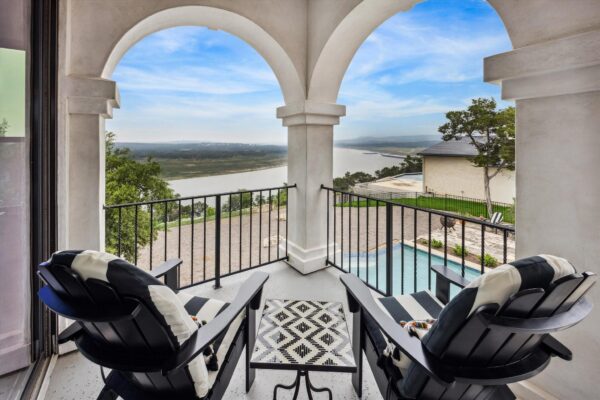 5400 Canyon Oaks Dr, Lago Vista