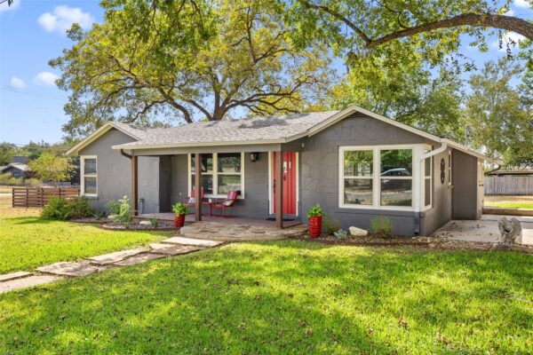 700 5th St, Marble Falls