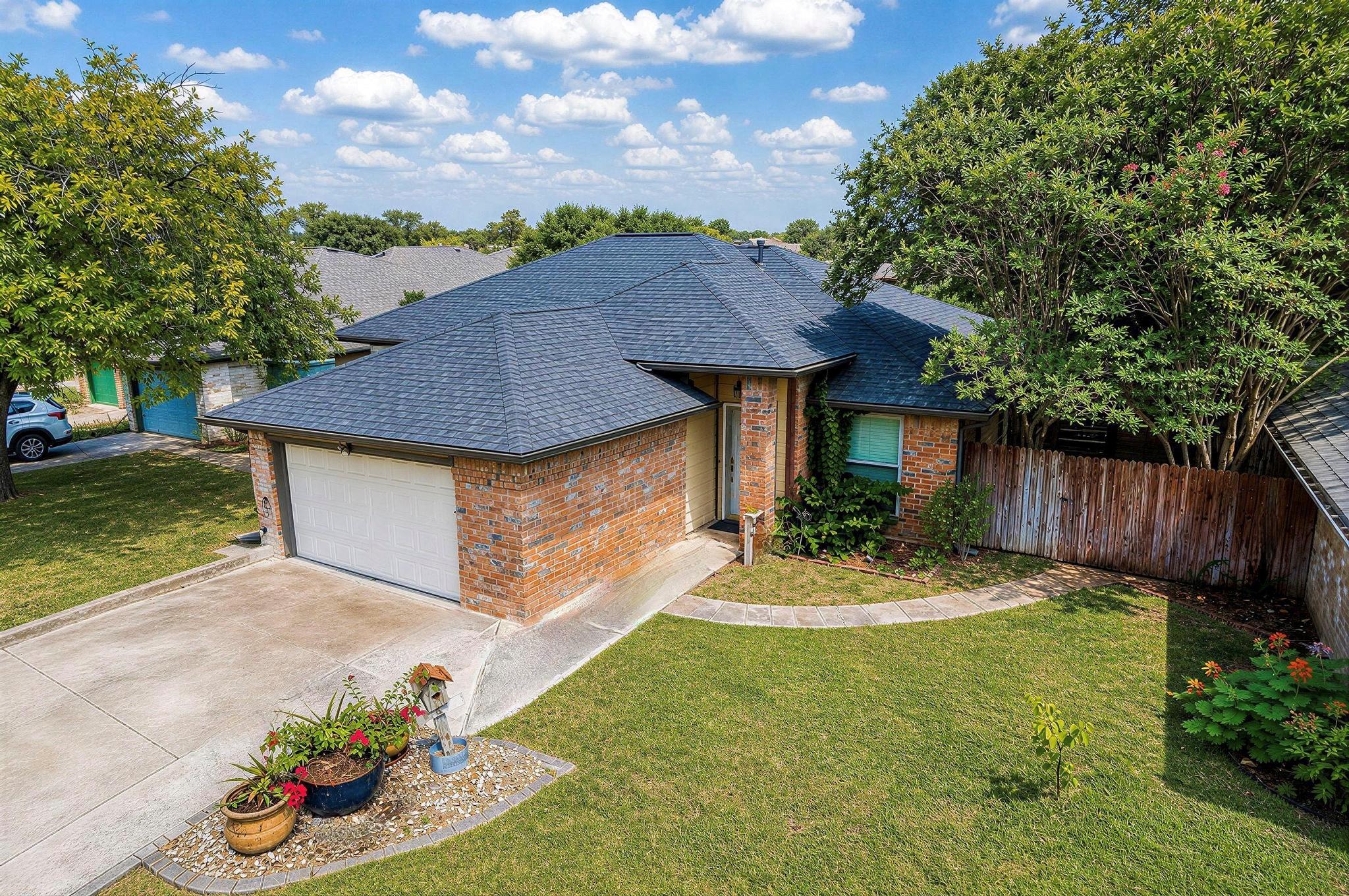 608 Saunders Dr, Round Rock, TX 78664