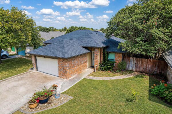 608 Saunders Dr, Round Rock