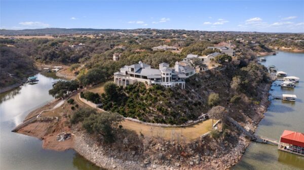26100 Countryside Dr, Spicewood