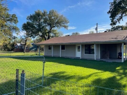 206 Woodland Acres Dr, Marble Falls