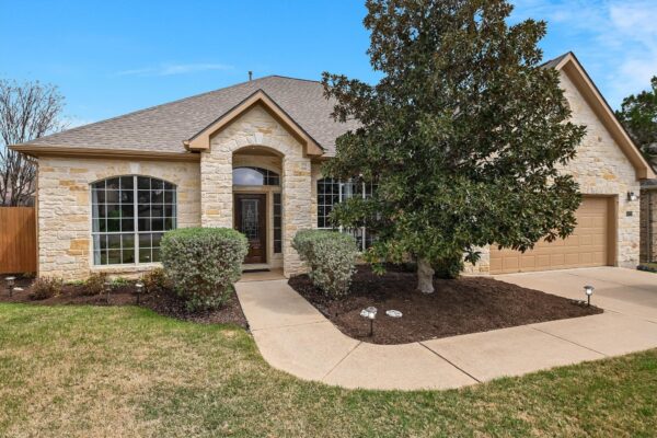 221 Abbey Dr, Austin