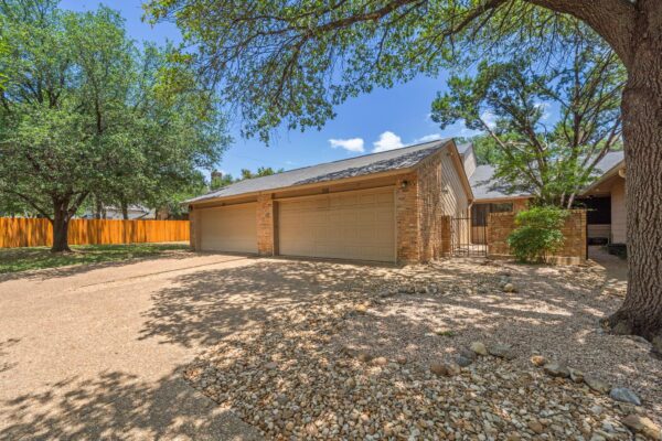7205 Waldon Dr #N208, Austin