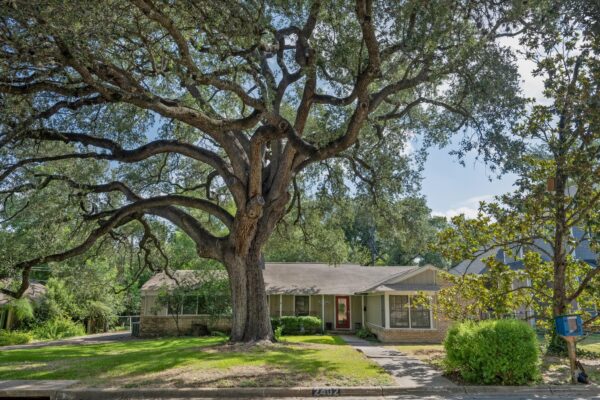 2402 Elmglen Dr, Austin