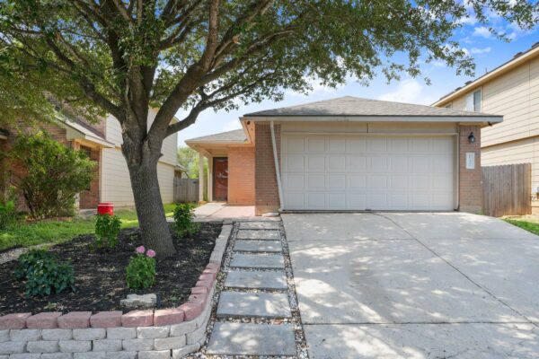 137 Hillhouse Ln, Manchaca