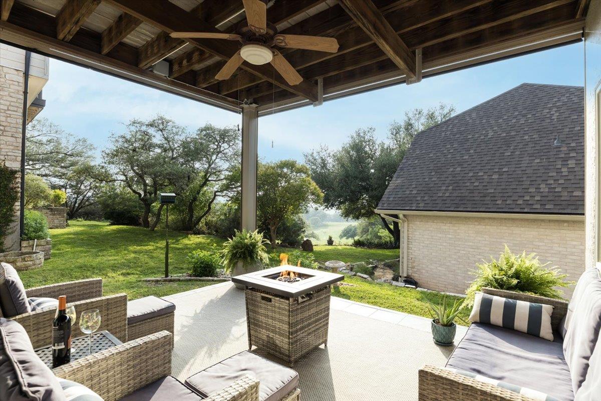 403 Golf Crest Ln, Lakeway