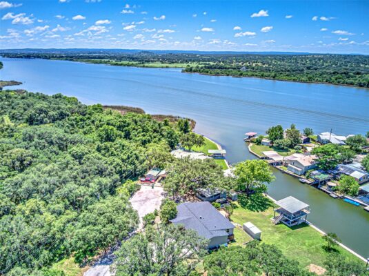 702 Liveoak Rd, Kingsland