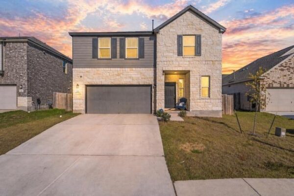 218 Summit Dr, Lockhart