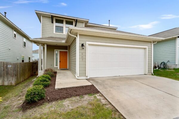 467 Twisted Oaks Ln, Buda