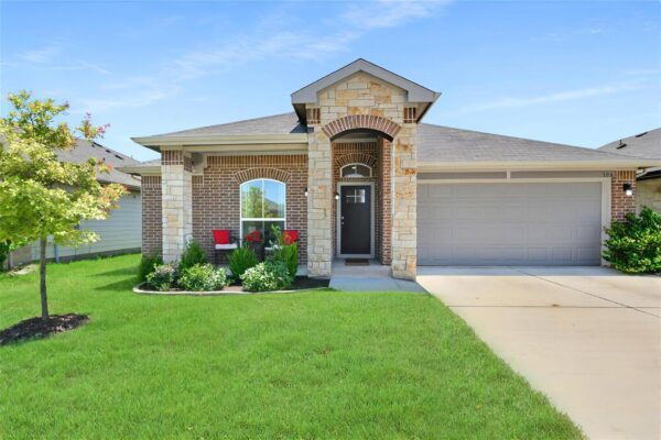 308 Pedernales Ln, Hutto