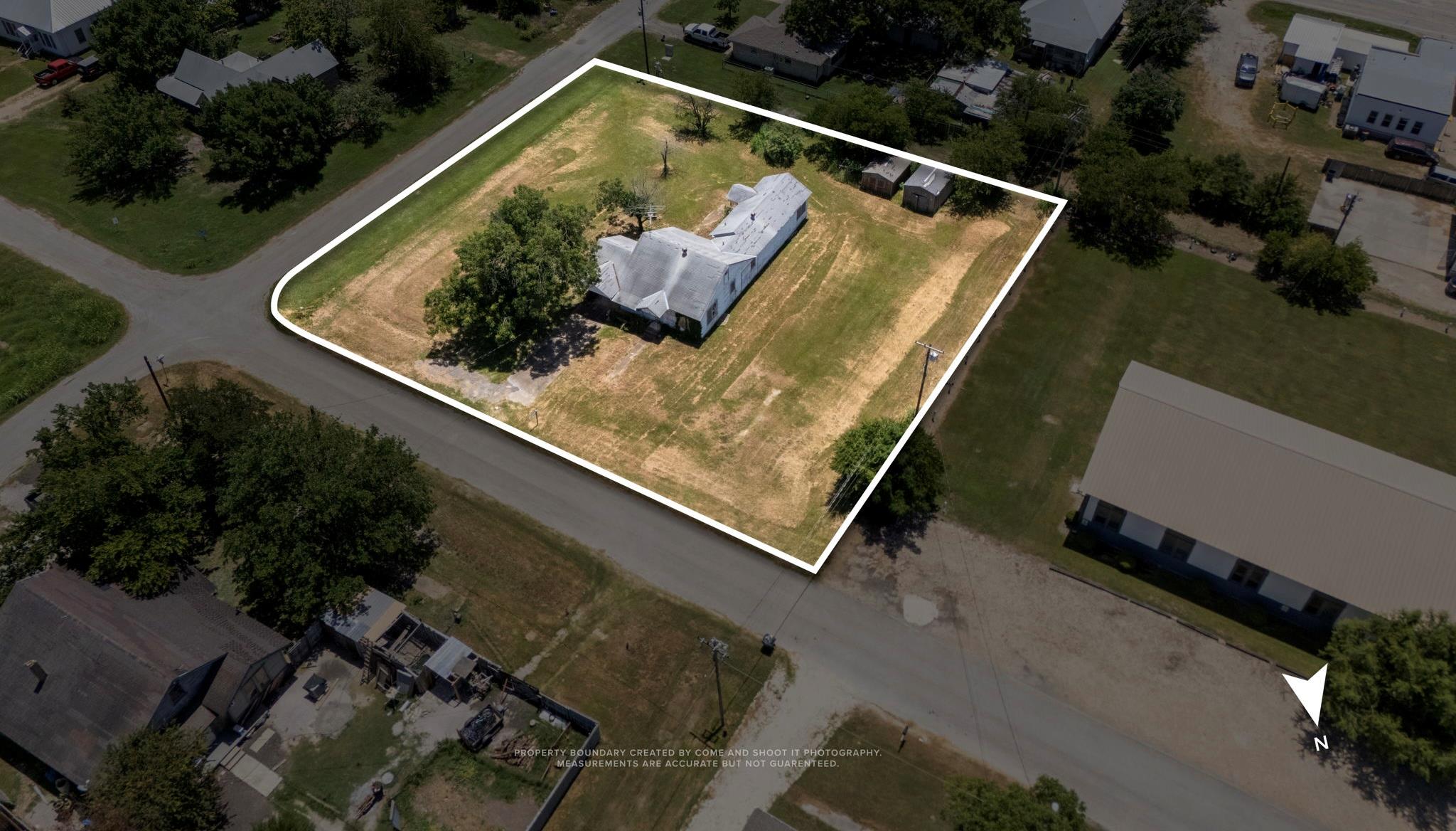 325 E Bell St, Bartlett, TX 76511