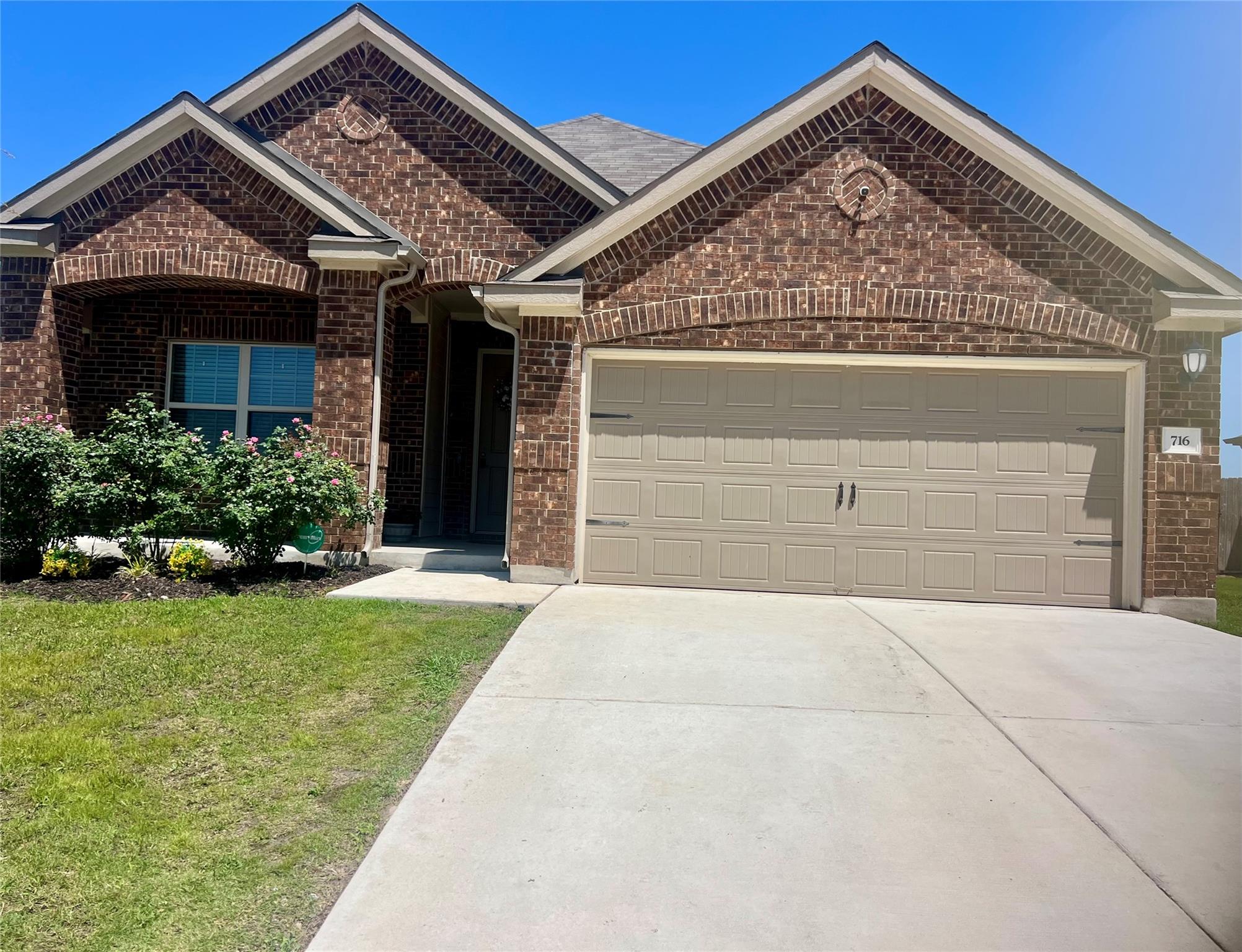 716 Sassafras St, Hutto, TX 78634