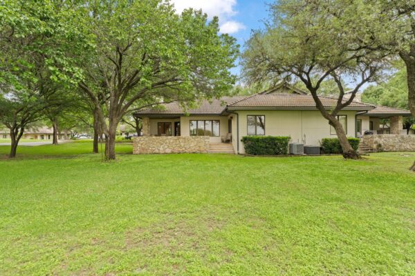 1927 Clubhouse Hill Dr #14, Spicewood