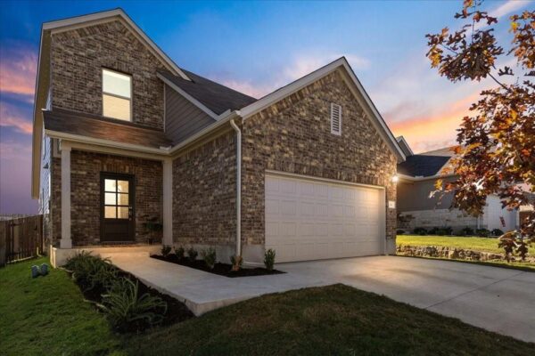 376 Papaya Dr, Buda