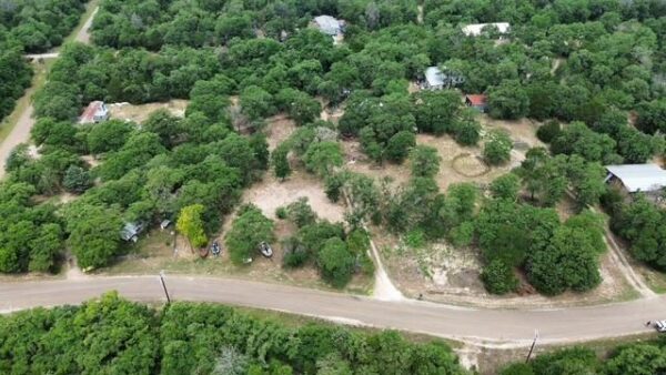 647 Hidden Oaks Dr, Elgin