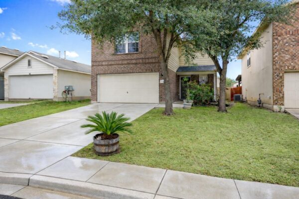 122 Quarter Ave, Buda