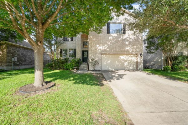 411 Olmos Dr, Leander