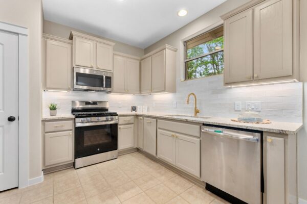 105 Rosebud Ln, Georgetown