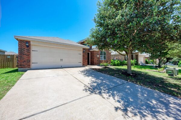 19413 James Manor St, Manor