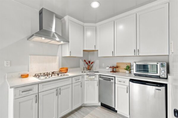 1111 W 10th St #213, Austin