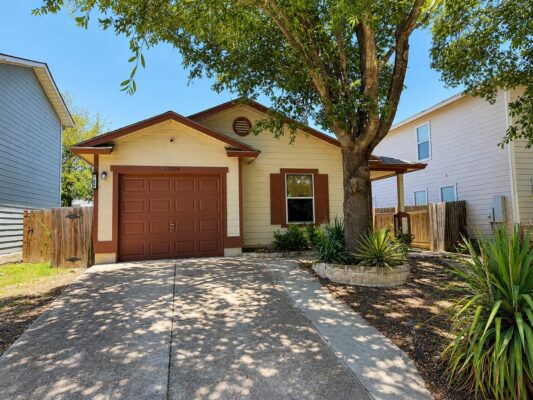 13504 Alysheba Dr, Del Valle