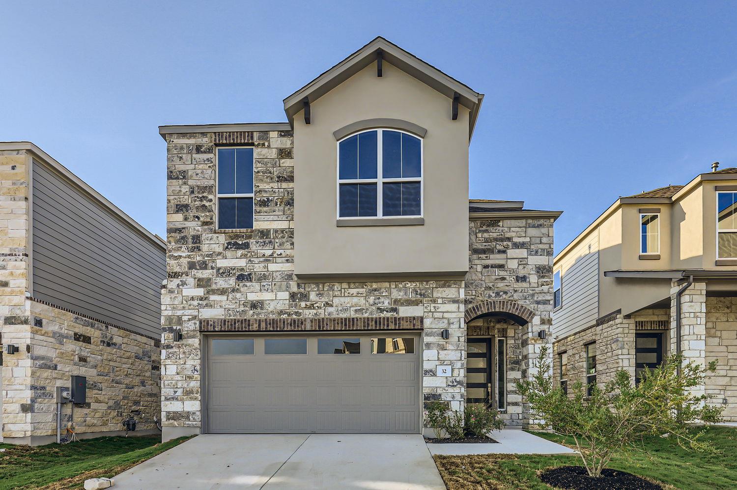 1531 N Red Bud Ln #32, Round Rock