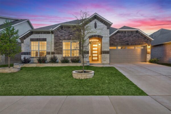 421 Abruzzi St, Leander