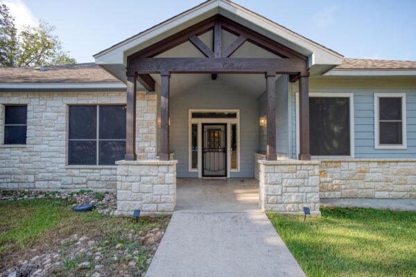 117 W Kamoi Ct, Bastrop