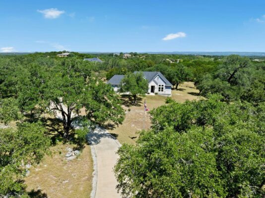 208 Double Horn Trl, Spicewood