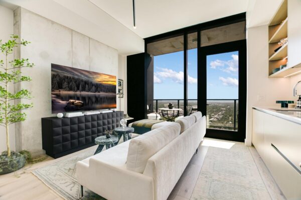 610 Davis St #3307, Austin
