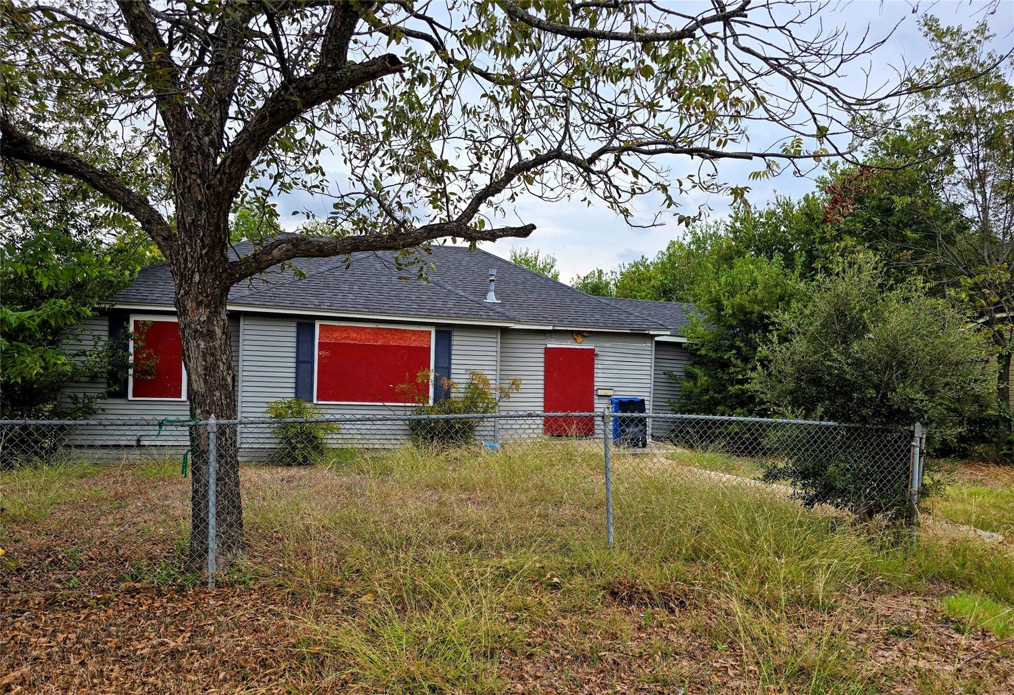 914 Porter St, Taylor, TX 76574