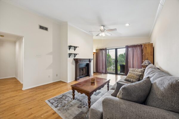 409 E 38th St #302, Austin