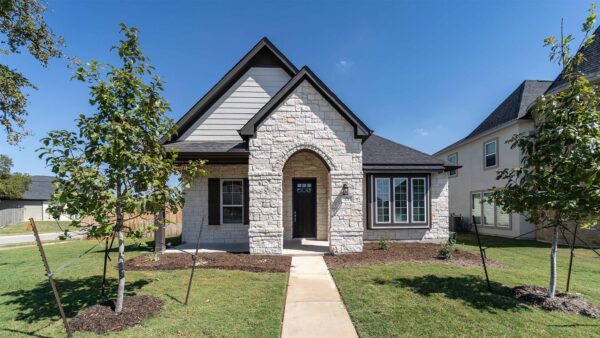 221 Cabiness Dr, Salado