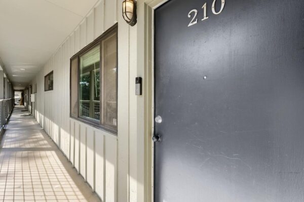 2303 East Side Dr #210, Austin