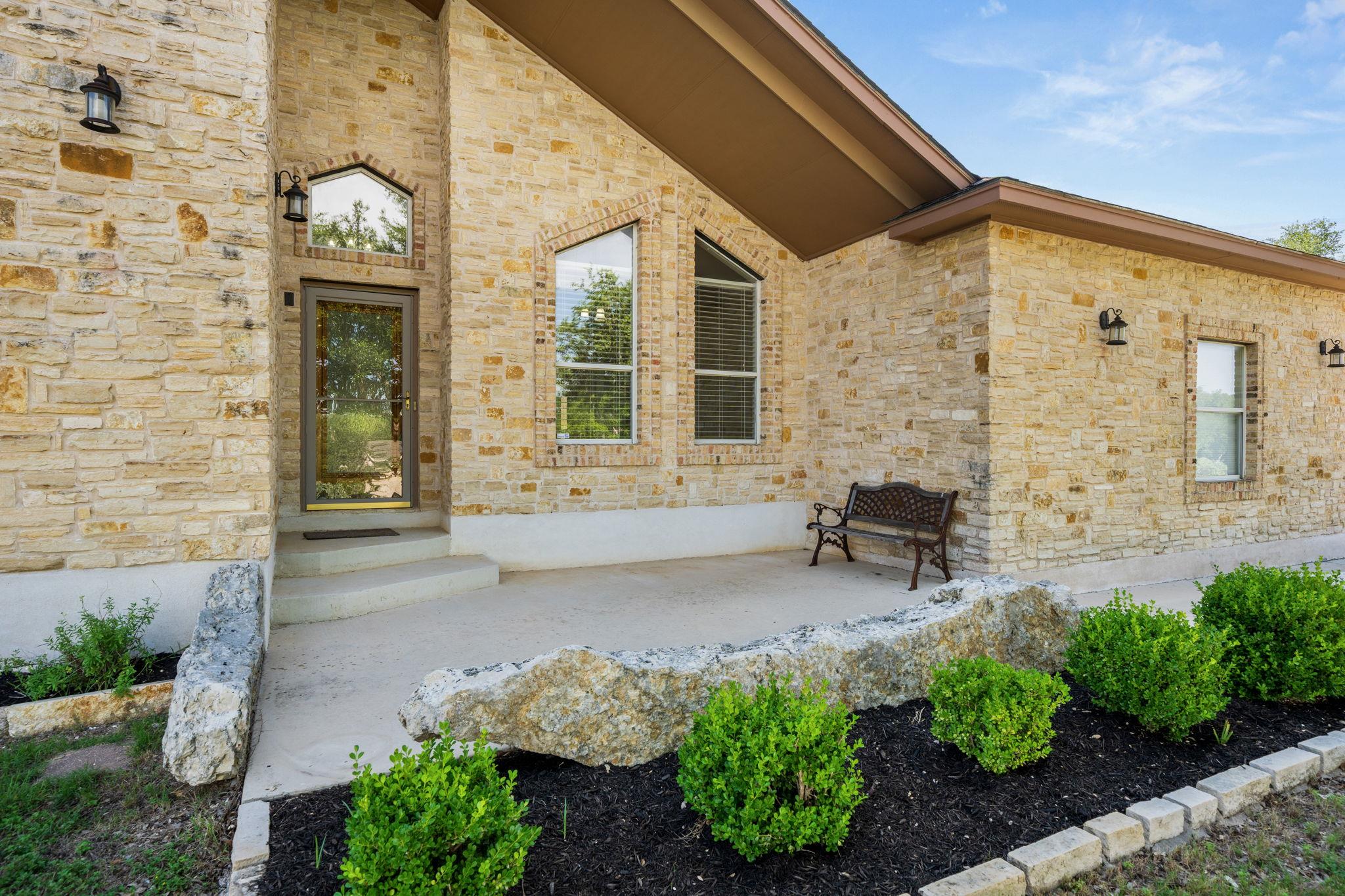 509 Meadow Oaks Dr, Dripping Springs, TX 78620