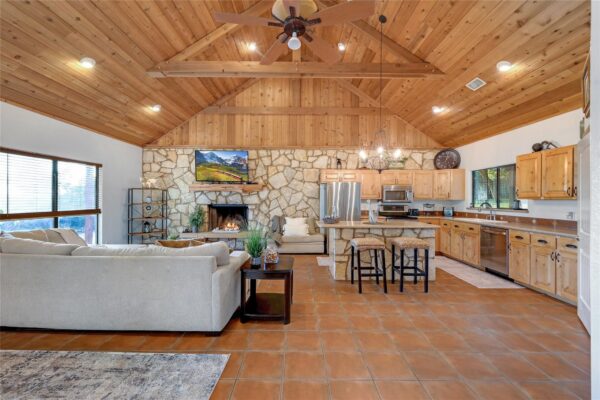 401 Madrone Canyon Dr, Dripping Springs