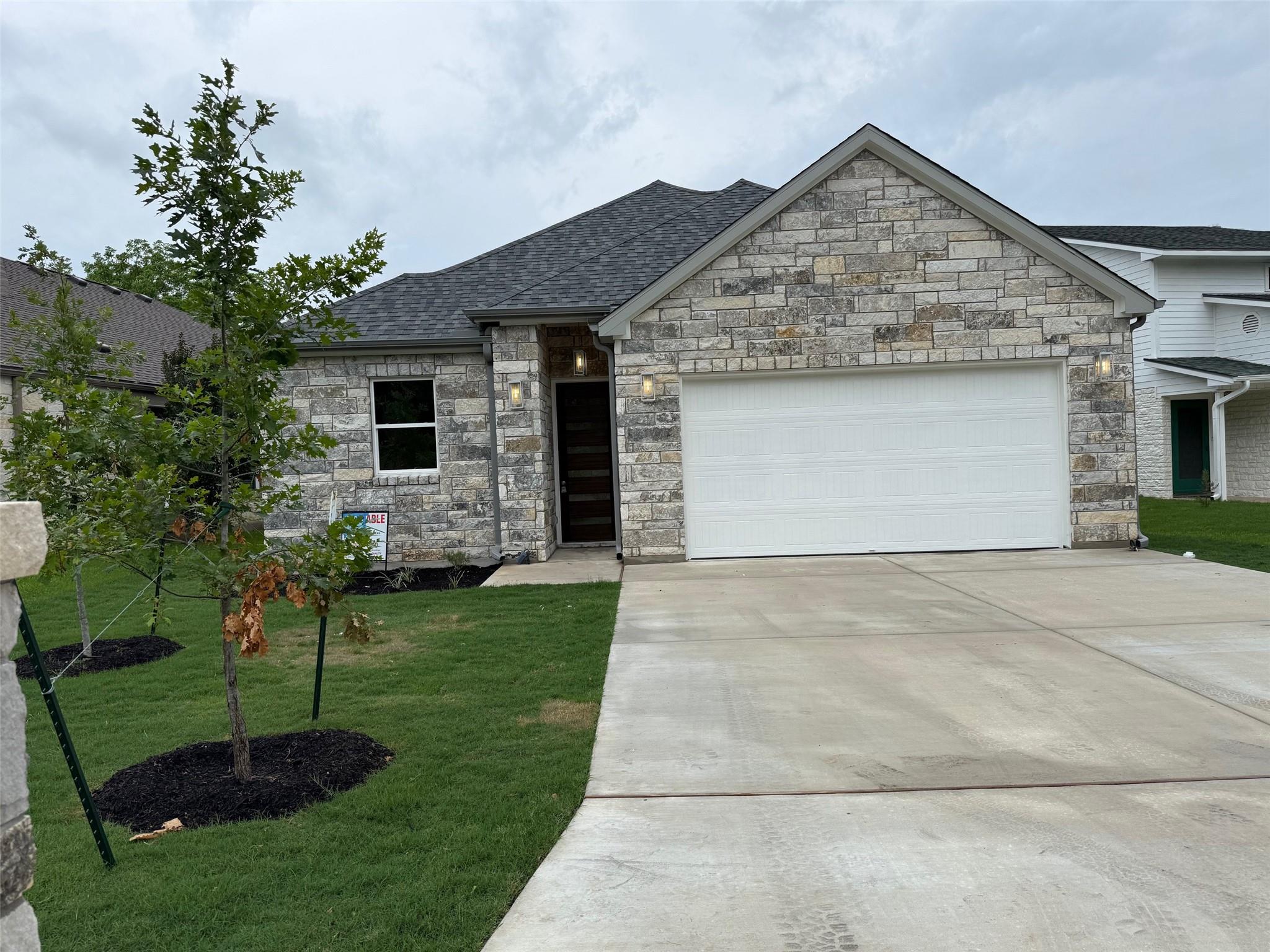 110 Firestone Place Pl, Meadowlakes, TX 78654