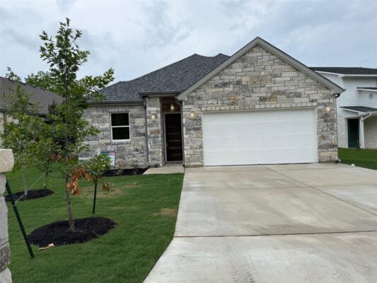 110 Firestone Place Pl, Meadowlakes