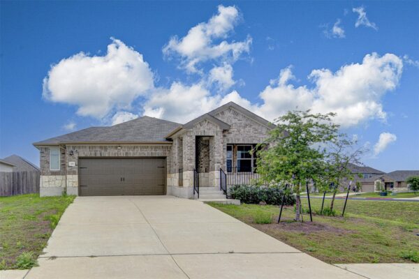 300 Bear Oak St, Hutto