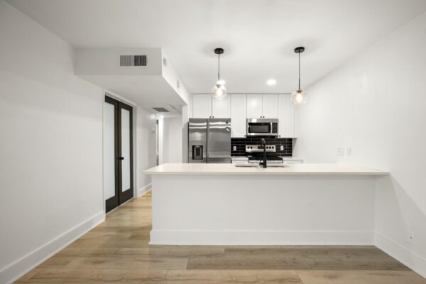 909 Reinli St #103, Austin