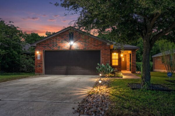 608 Emma Rose None, Leander