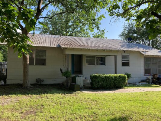 706 John Nagle St, Manor