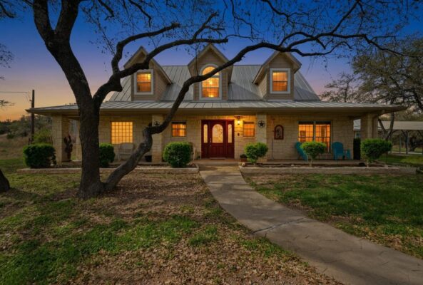 24415 Singleton Bend Rd E, Marble Falls