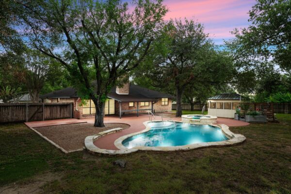 1701 Samoa Ct, Pflugerville